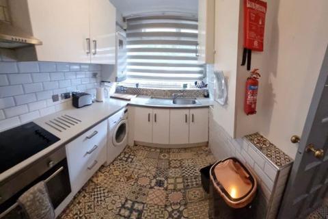 1 bedroom in a flat share to rent, Shreveport House, N19