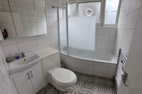 1 bedroom in a flat share to rent, Shreveport House, N19