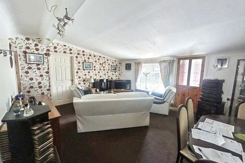 3 bedroom bungalow for sale, Hallington Mews, Killingworth, Newcastle upon Tyne, North Tyneside, NE12 6UF