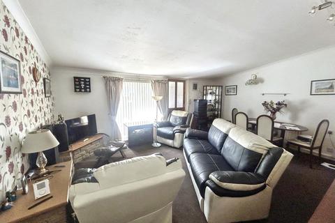 3 bedroom bungalow for sale, Hallington Mews, Killingworth, Newcastle upon Tyne, North Tyneside, NE12 6UF