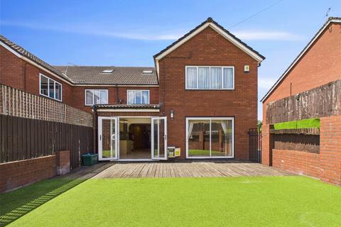 4 bedroom end of terrace house for sale, Westend Parade, Gloucester, Gloucestershire, GL1