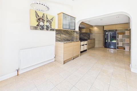 4 bedroom end of terrace house for sale, Westend Parade, Gloucester, Gloucestershire, GL1