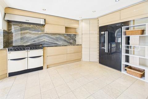 4 bedroom end of terrace house for sale, Westend Parade, Gloucester, Gloucestershire, GL1