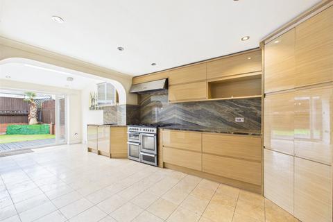 4 bedroom end of terrace house for sale, Westend Parade, Gloucester, Gloucestershire, GL1