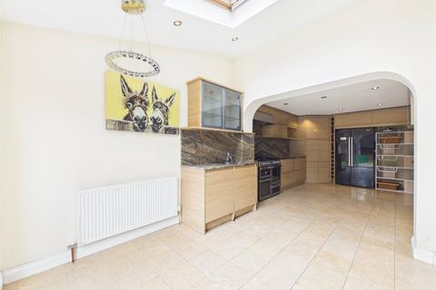 4 bedroom end of terrace house for sale, Westend Parade, Gloucester, Gloucestershire, GL1