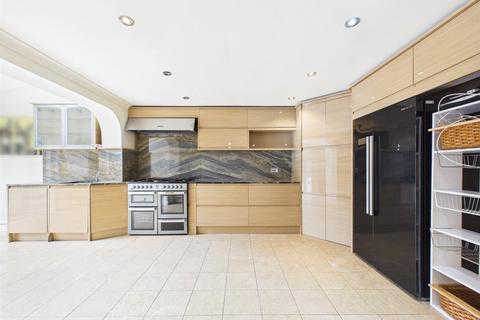 4 bedroom end of terrace house for sale, Westend Parade, Gloucester, Gloucestershire, GL1