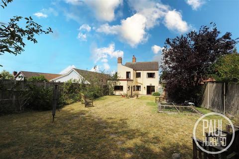 4 bedroom detached house for sale, Fairfield Drive, Oulton, Suffolk