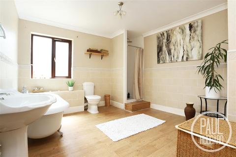 4 bedroom detached house for sale, Fairfield Drive, Oulton, Suffolk