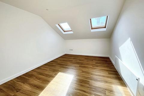 2 bedroom flat to rent, High Street, Maidstone ME14