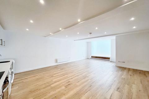 2 bedroom flat to rent, High Street, Maidstone ME14