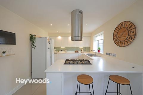 40 Turnberry Drive, Stoke-on-trent, ST4 8EZ