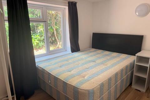 5 bedroom bungalow to rent, ALDRIN WAY, CANNON PARK, COVENTRY CV4 7DP