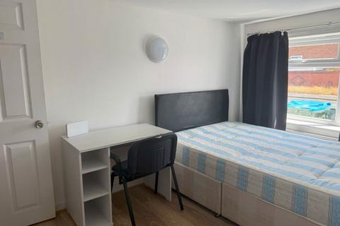 5 bedroom bungalow to rent, ALDRIN WAY, CANNON PARK, COVENTRY CV4 7DP