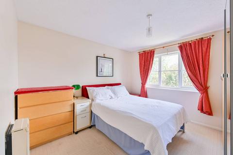 20 Pearce Close, Mitcham, CR4 2GP