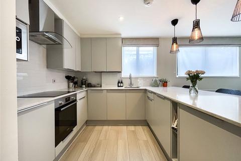 2 bedroom flat for sale, Greenacres, London SE9