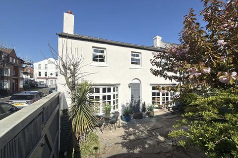 3 bedroom cottage for sale, Bath Street North, Southport PR9