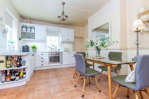 3 bedroom cottage for sale, Bath Street North, Southport PR9