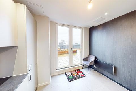 3 bedroom apartment to rent, City Gardens, Castlefield M15