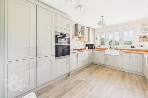5 bedroom detached house for sale, Lavender Road, Wymondham