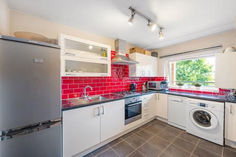 58 Turenne Close, London, SW18 1JW