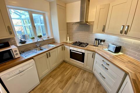3 bedroom semi-detached house for sale, Wilson Avenue, Mirfield