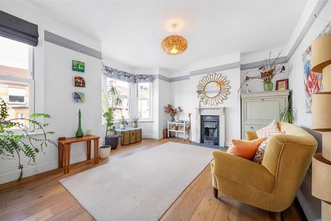 2 bedroom flat for sale, Queen Mary Road, London, SE19