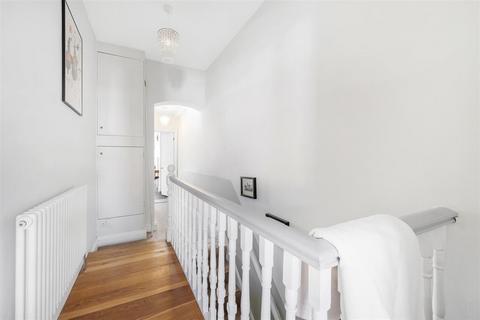 2 bedroom flat for sale, Queen Mary Road, London, SE19
