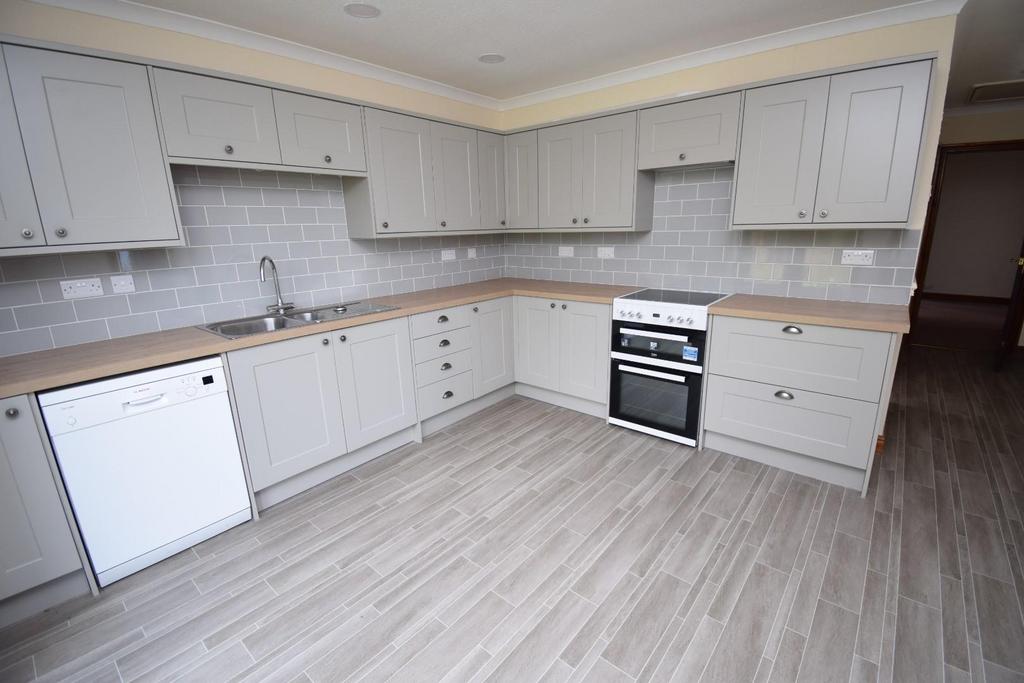 Kitchen 1.JPG