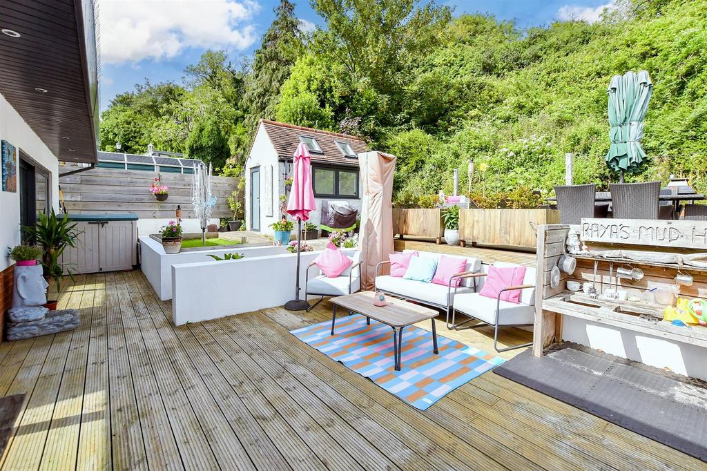 Patio / Decking
