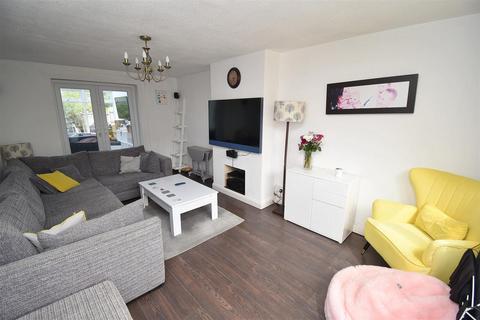 54 Park View Crescent, Great Baddow, Chelmsford, CM2 8HX