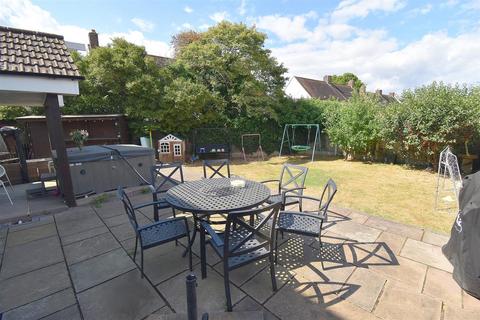 54 Park View Crescent, Great Baddow, Chelmsford, CM2 8HX