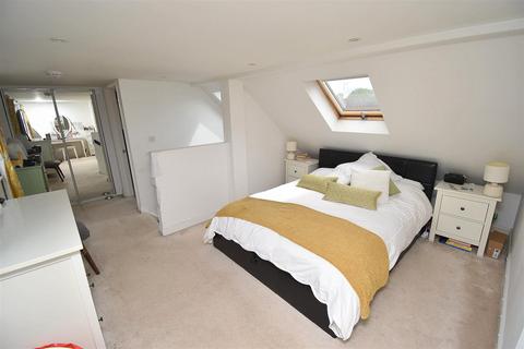 54 Park View Crescent, Great Baddow, Chelmsford, CM2 8HX