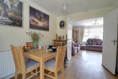2 bedroom semi-detached house for sale, Meadow Road, Stonehouse