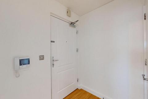 2 bedroom flat for sale, Luma Apartments, Central Way, Brent, NW10