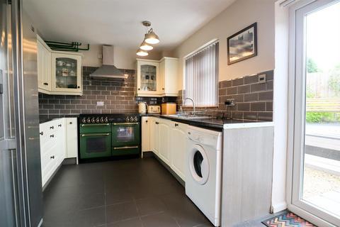 3 bedroom end of terrace house for sale, Pinfold Close, South Luffenham LE15