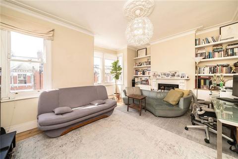 2 bedroom flat for sale, Gayville Road, London SW11
