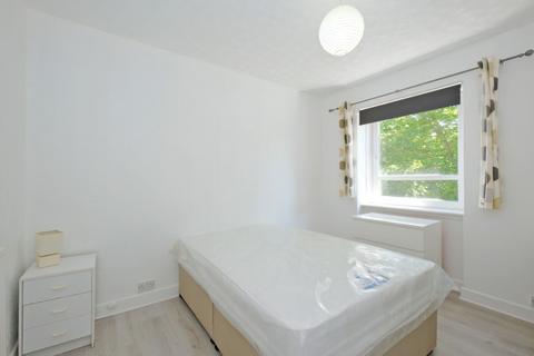 3 bedroom flat to rent, Powis Circle, Old Aberdeen, Aberdeen, AB24