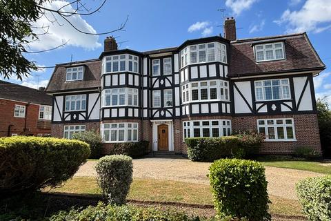 3 bedroom flat for sale, Eton Road, Frinton-on-Sea, CO13