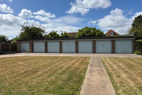 3 bedroom flat for sale, Eton Road, Frinton-on-Sea, CO13