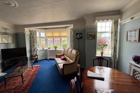 3 bedroom flat for sale, Eton Road, Frinton-on-Sea, CO13