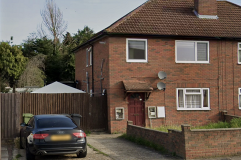 2 bedroom flat to rent, Dagenham Road, Dagenham RM10