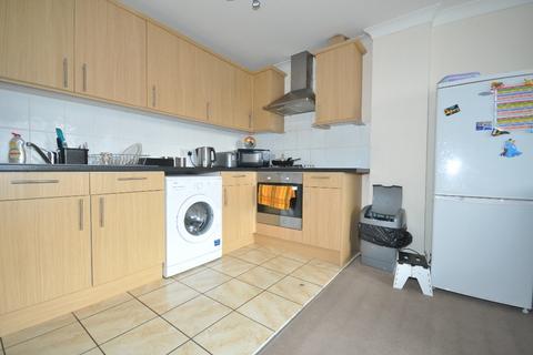 2 bedroom flat to rent, Dagenham Road, Dagenham RM10