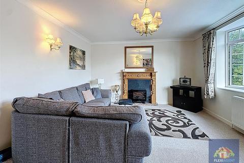 2 bedroom flat to rent, Saxon Road, Southport PR8