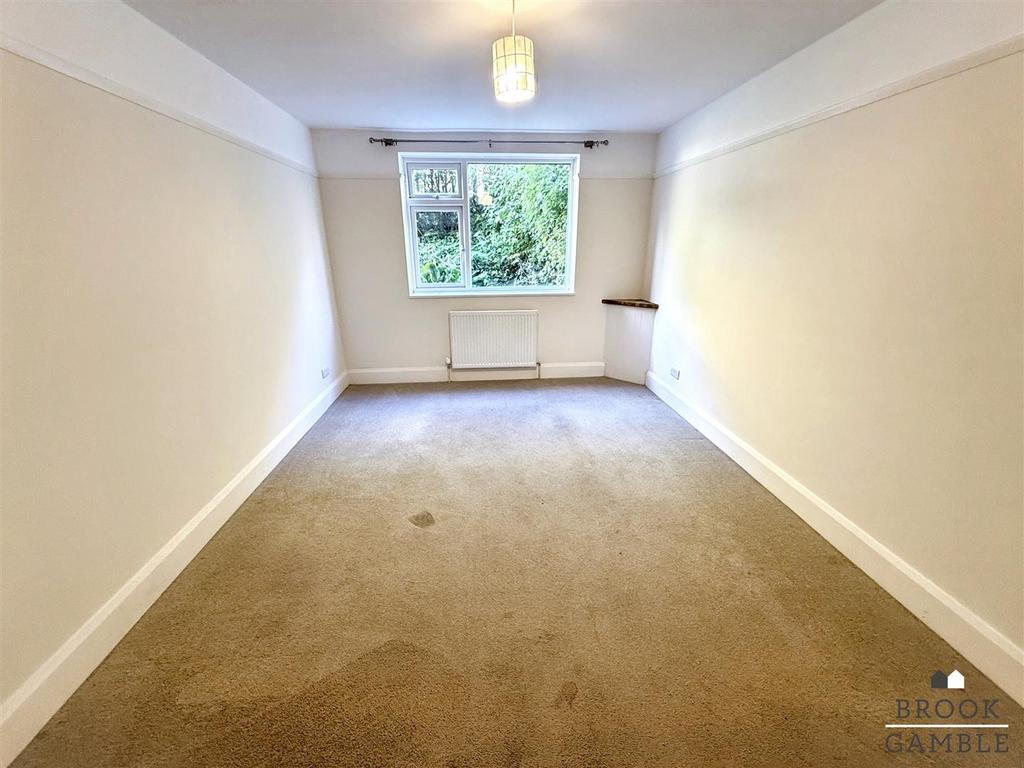 01323 438506