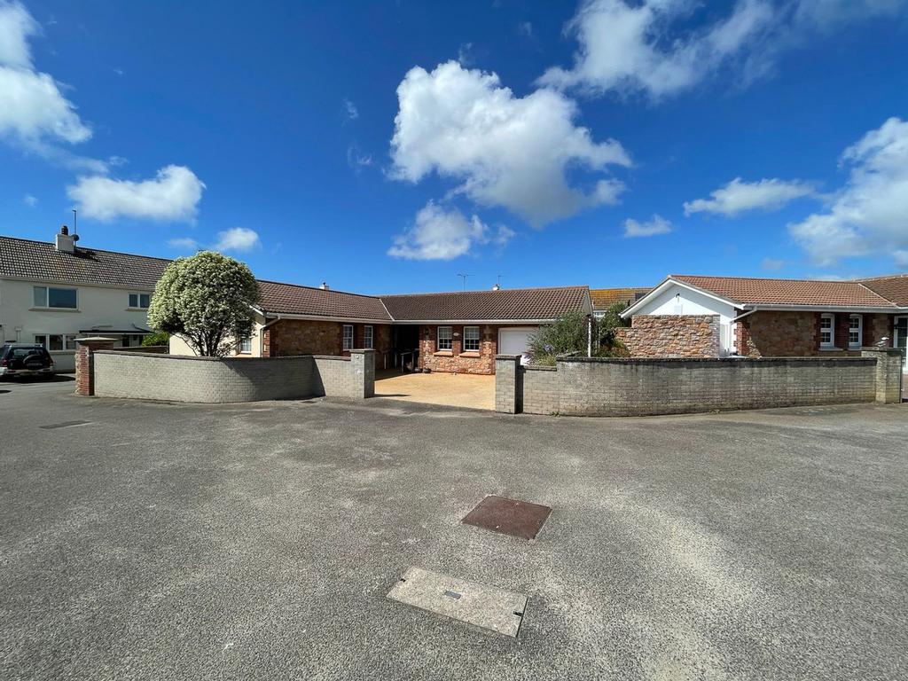 l-emmurailli-grouville-3-bed-detached-house-1-195-000