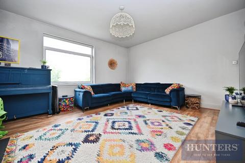 4 bedroom terraced house for sale, Rufford Avenue, Yeadon, Leeds