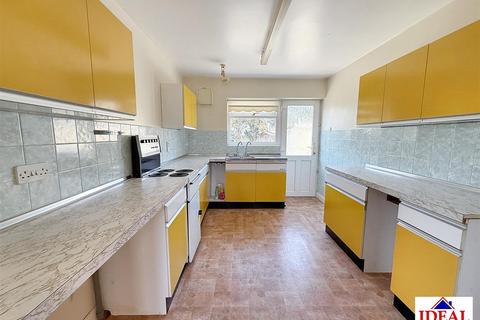 2 bedroom semi-detached bungalow for sale, Fern Bank, Adwick Le Street, Doncaster