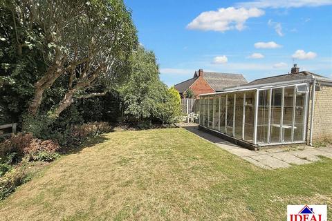 2 bedroom semi-detached bungalow for sale, Fern Bank, Adwick Le Street, Doncaster