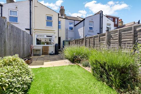 8 Melling Street, London, SE18 2EG