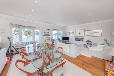 undefined, South Town, Dartmouth TQ6